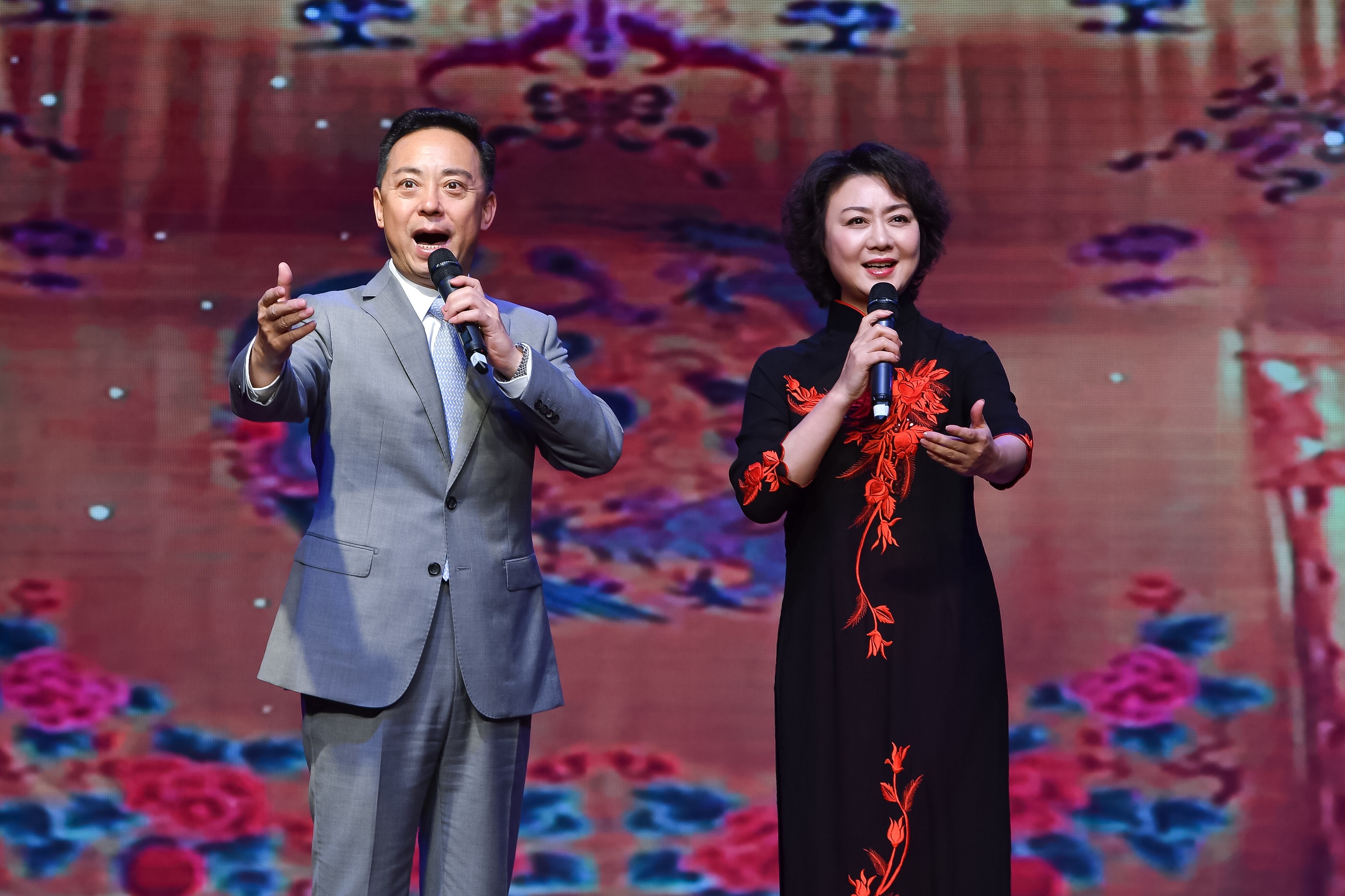 于魁智,李胜素表演京剧《我是中国人》